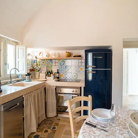 Holiday home Trulli Audendum